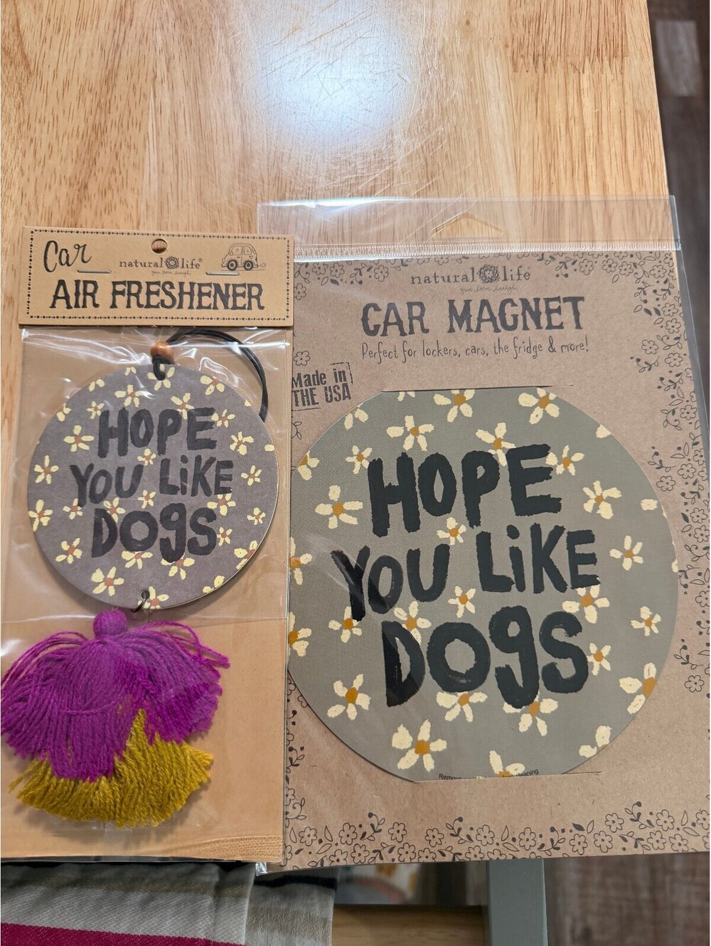 natural life HOPE YOU LIKE DOGS Car Air Freshener and Car Magnet Set
